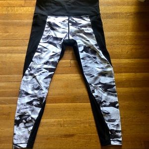 ATHLETA WORKOUT LEGGINGS